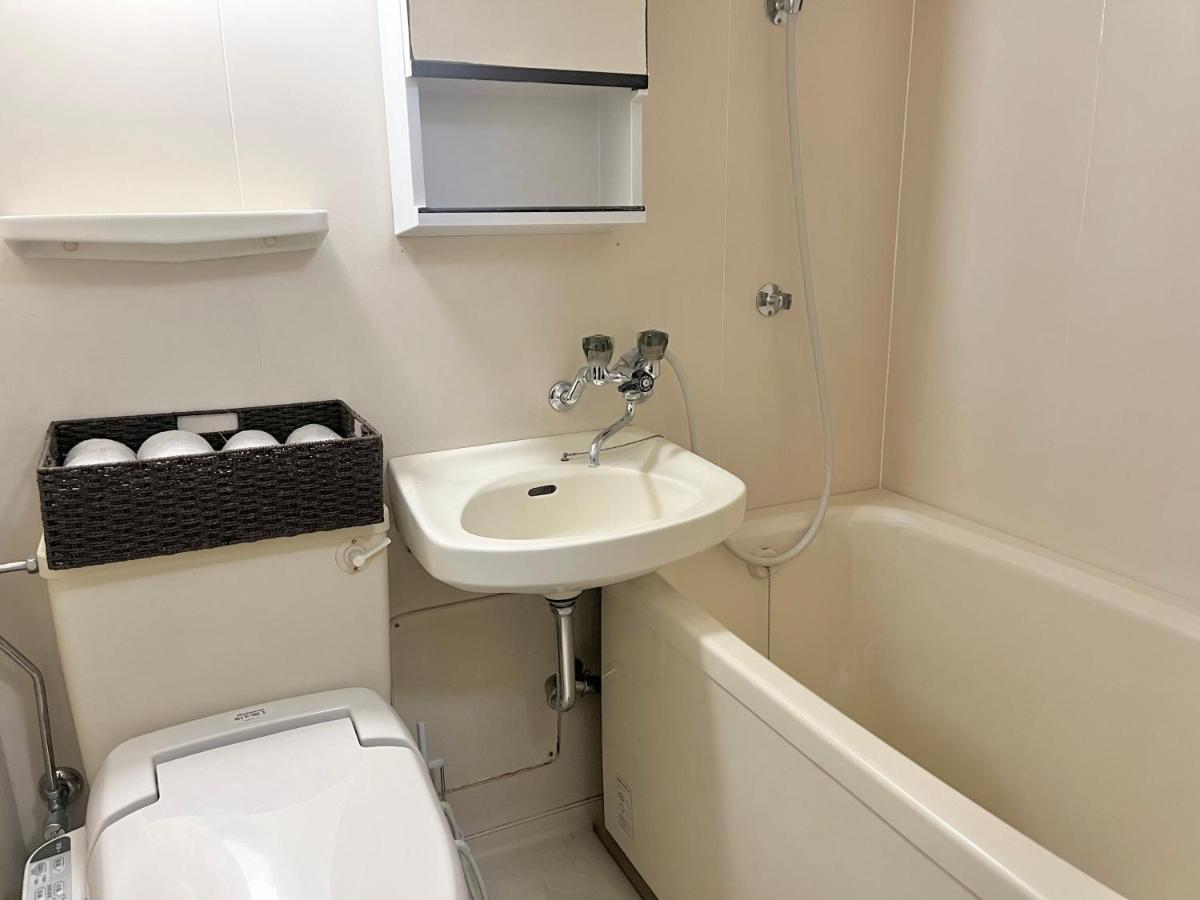 Shinjuku Nini 2 603 Apartment Tokyo